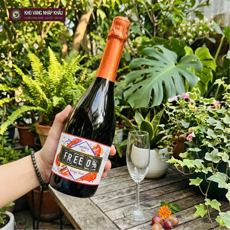Free Red Sparkling 0% chính hãng rạng rỡ trong bữa tiệc ngoài trời lành mạnh