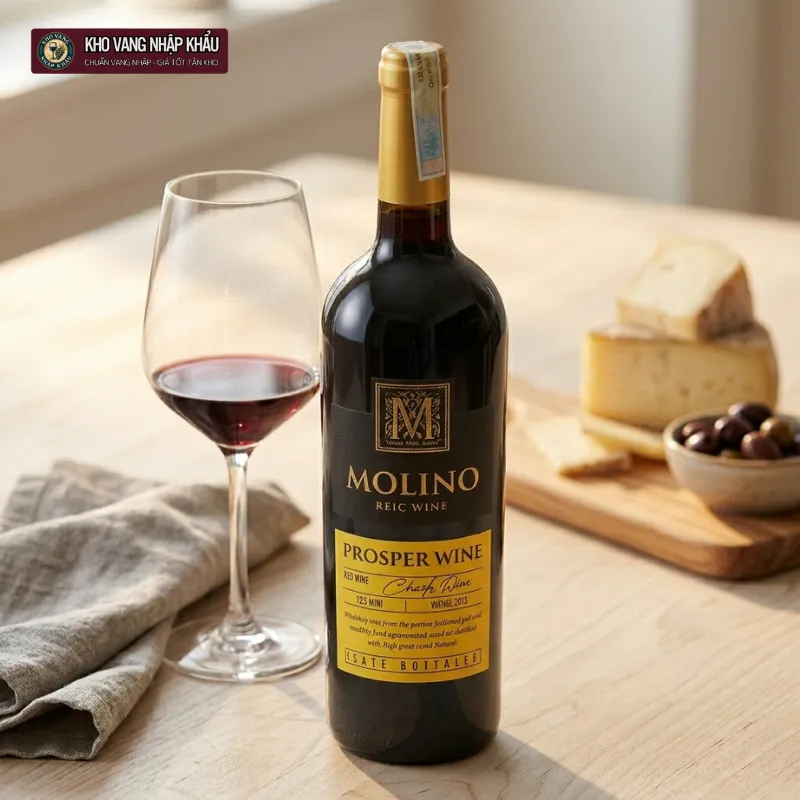 Vang Ý Molino Prosper Wine Tem Vàng chính hãng trưng bày sang trọng tại không gian tiệc tối